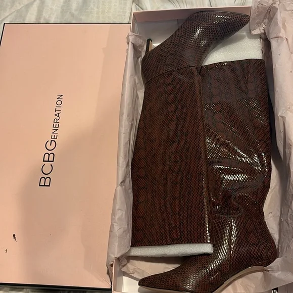 Beautiful never worn BCB generation brown snake pony toe boots - Picture 1 of 9
